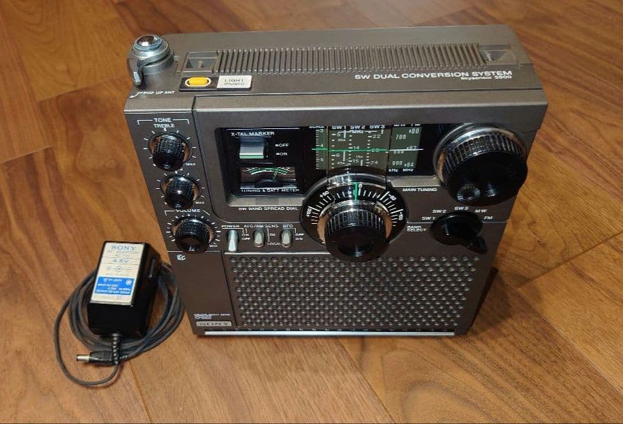 SONY ICF-5900 SWラジオ 本体と付属品
