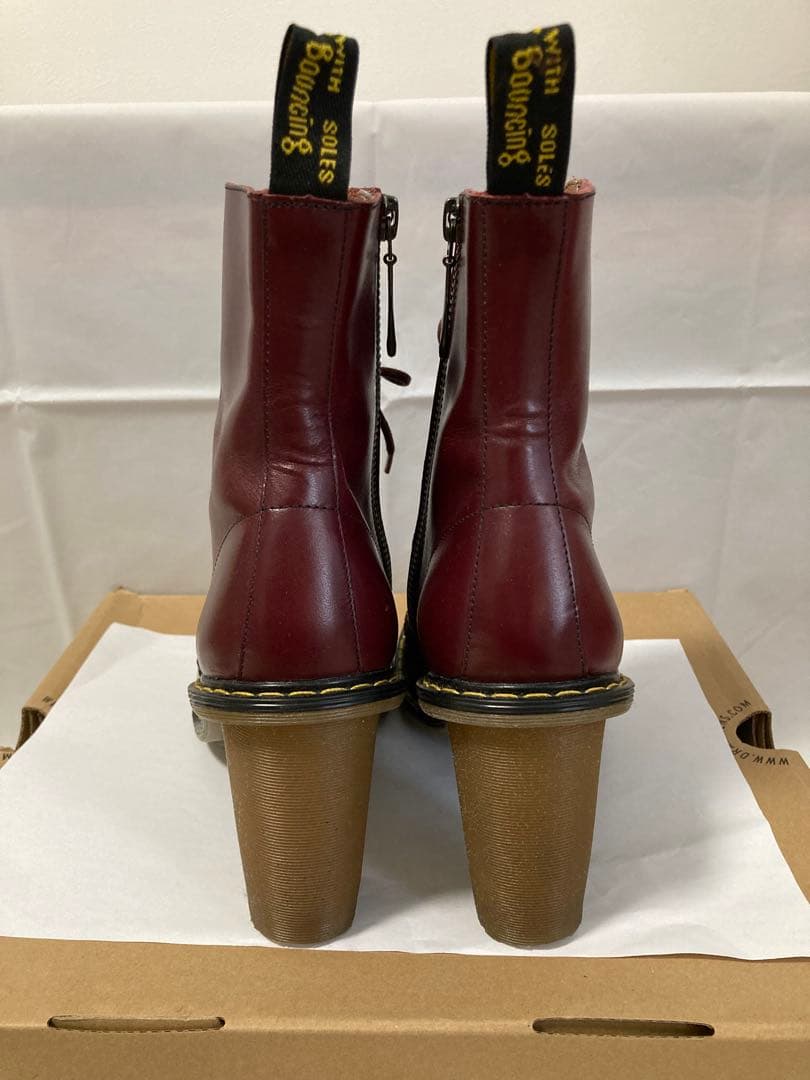 Dr. Martens 8ホールブーツ