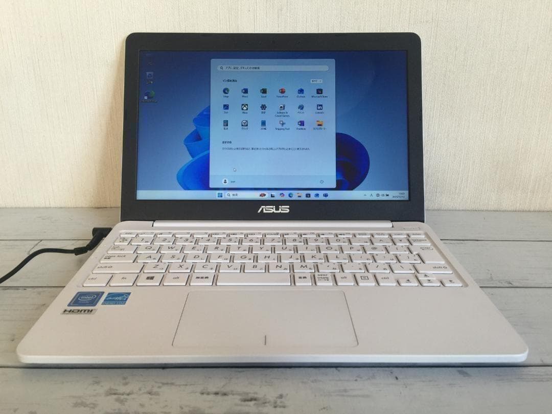 ASUS E203MA 11.6型TFT液晶 980g 軽量・薄型コンパクトPC