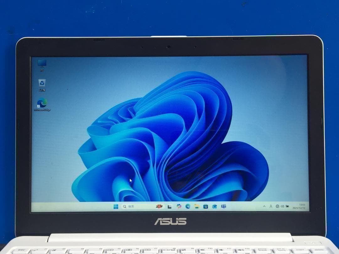 ASUS E203MA 11.6型TFT液晶 980g 軽量・薄型コンパクトPC