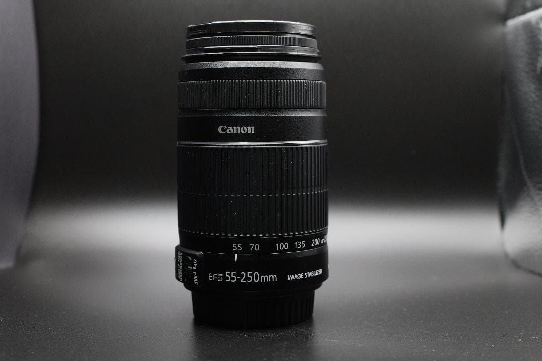 望遠レンズ　Canon EFS 55-250mm F4-5.6 IS ll