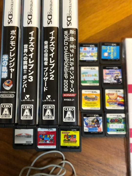 Nintendo DS ニンテンドー DSI LL + ソフト15本