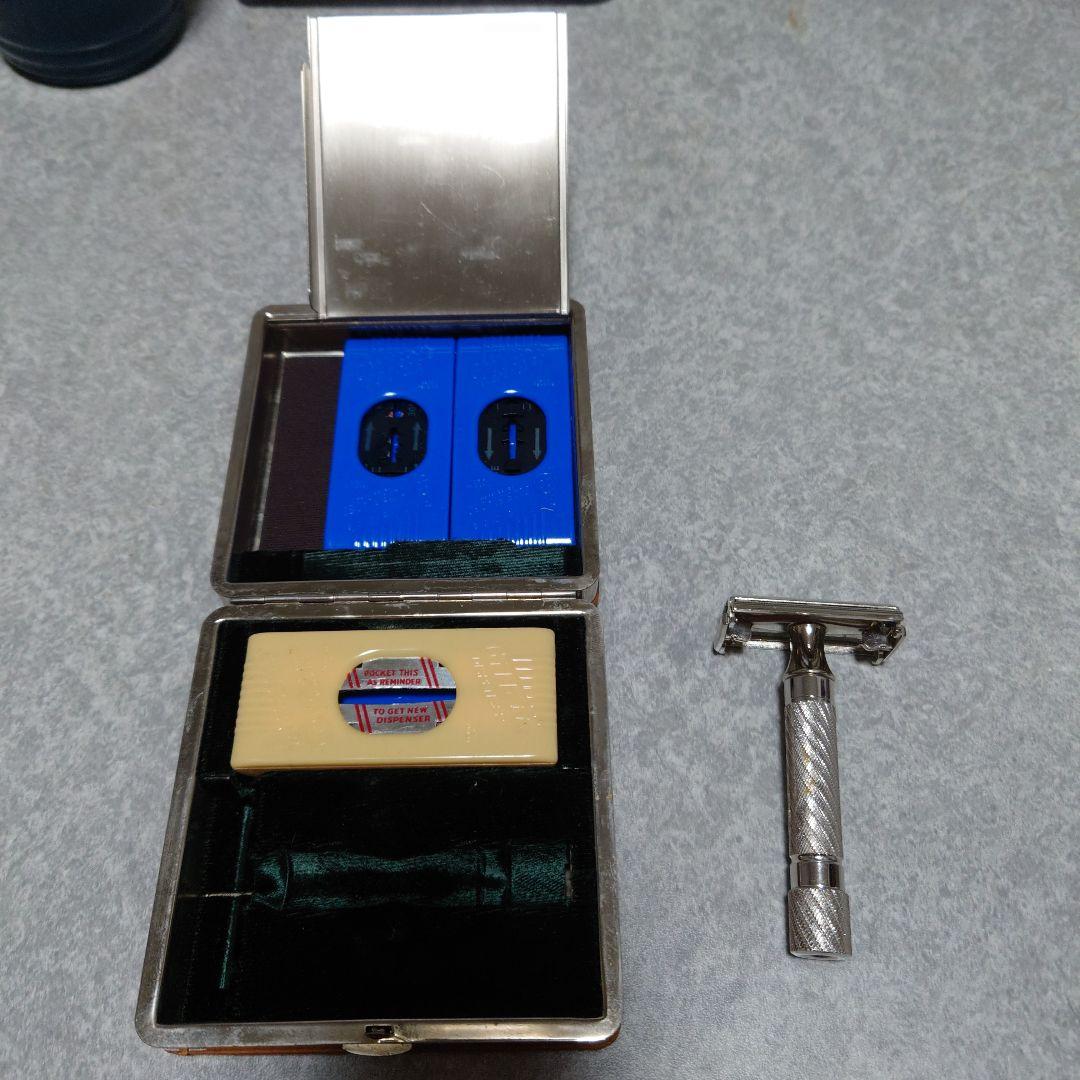gillette exective 1948 ダチョウ革ケース付き　両刃カミソリ
