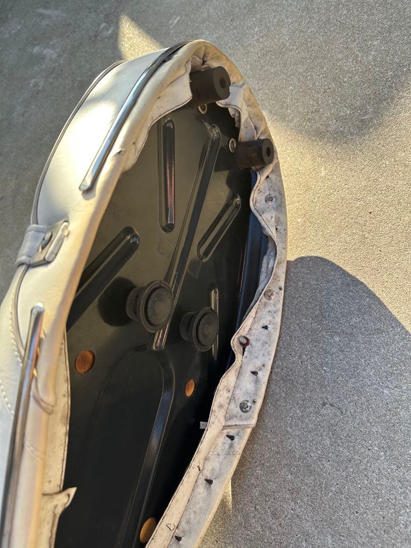 シャリー　シート　ホワイト　cf50 レザー