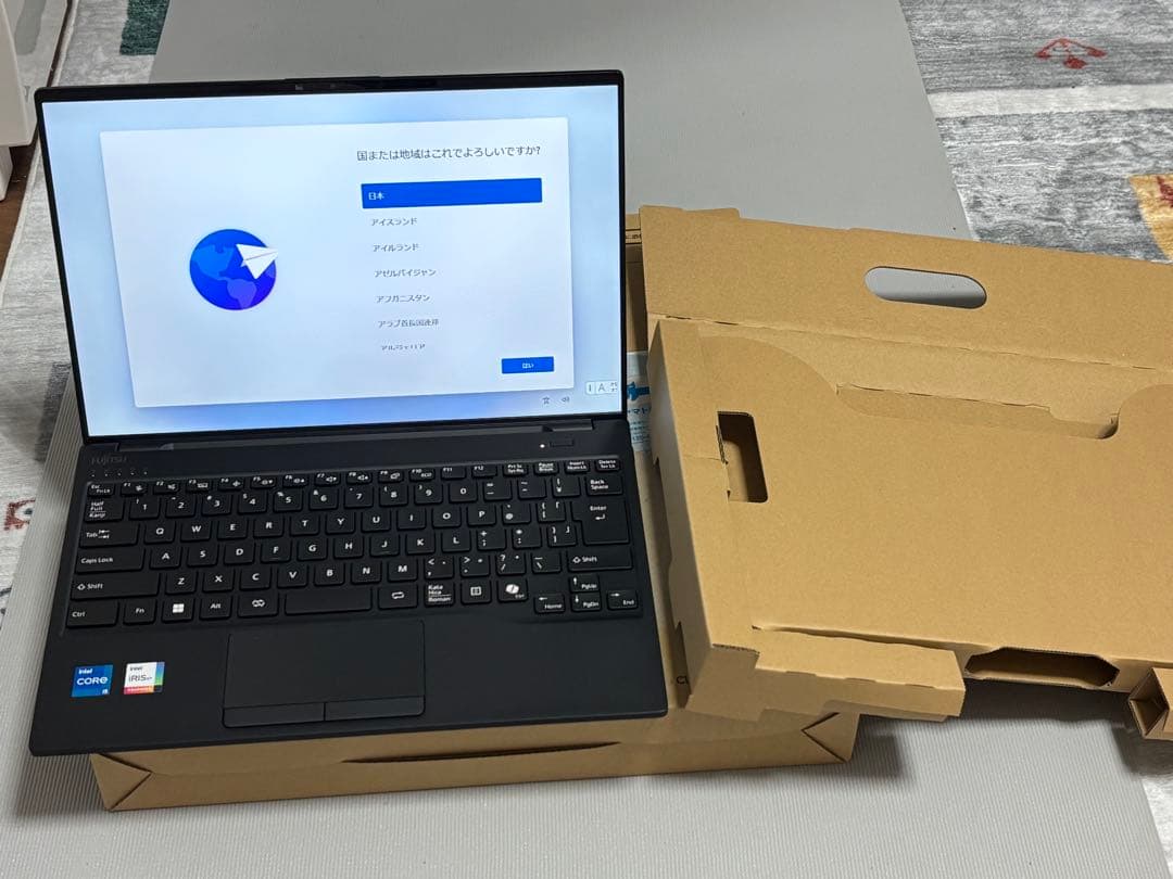 FMVUH04002 フルHD ノートPC 専用カバー付き