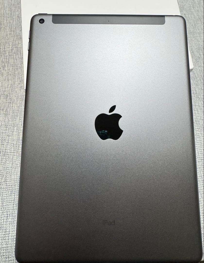 Apple iPad スペースグレー 32GB Wi-Fi+Cellular