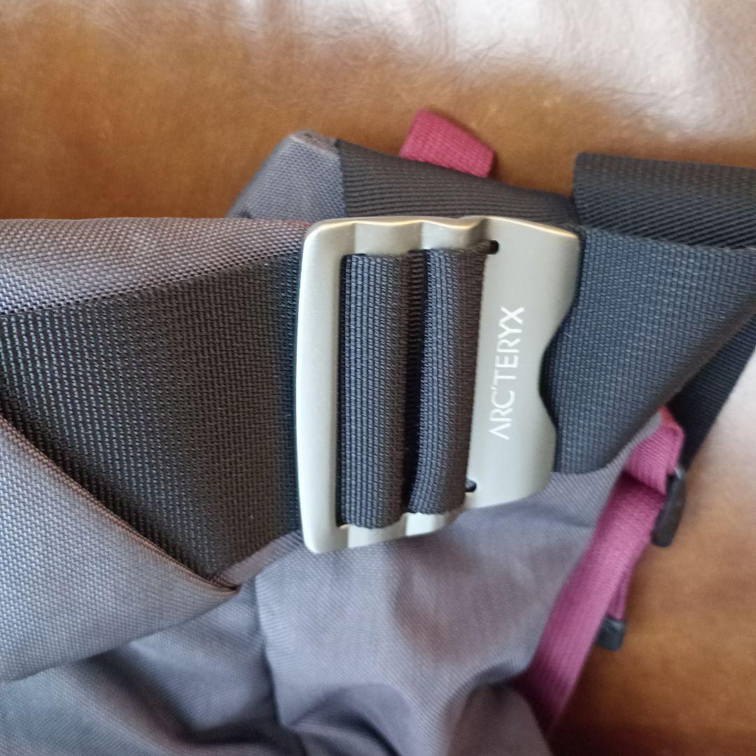 ARC'TERYX MISTRAL 16 メッセンジャーバッグ グレー【廃盤】