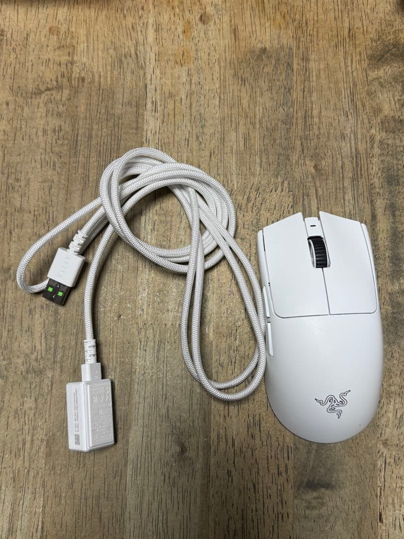 中古品　razer viper v3 pro White