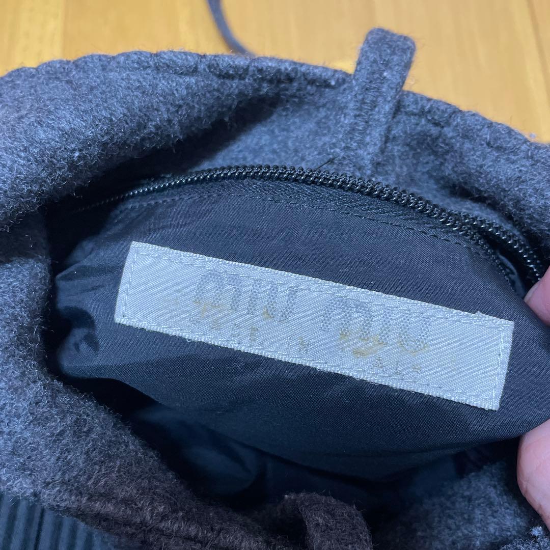 miumiu フェルト生地　バッグ