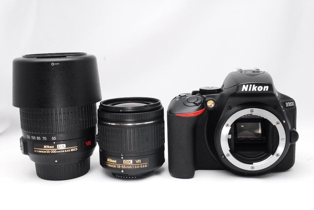 Wレンズキット Nikon D5600 美品 一眼レフ バック付 初心者おすすめ
