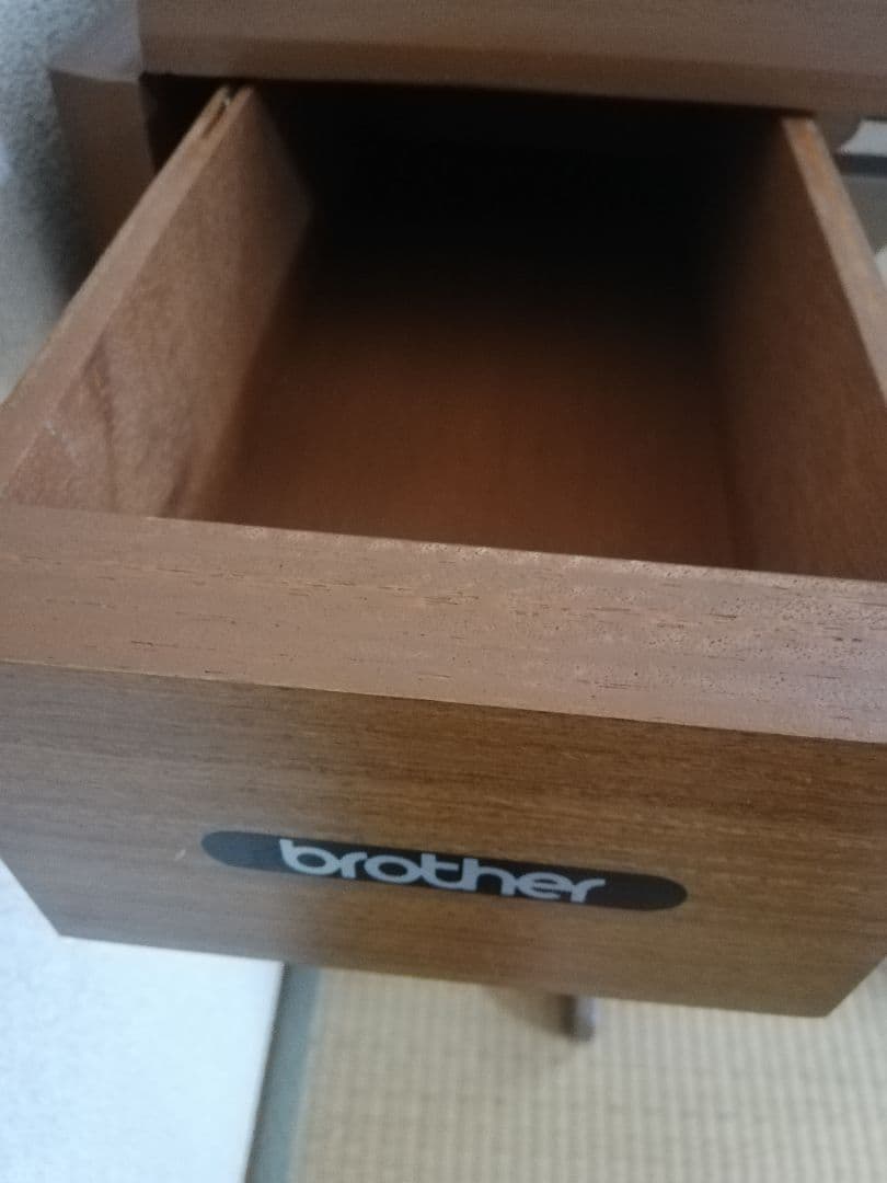 ブラザー　brother 職業用本縫いミシン　付属椅子