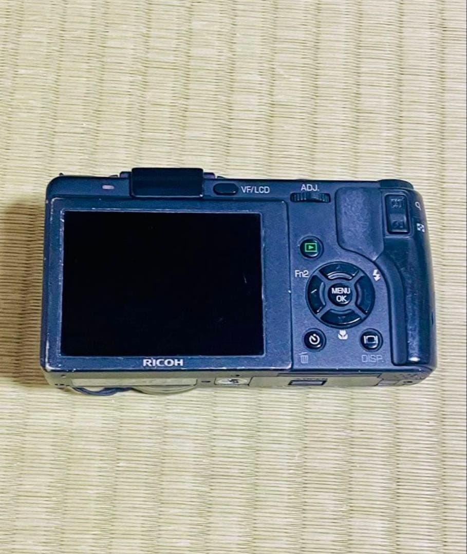 RICOH GX200 コンパクトデジタルカメラ　動作未確認