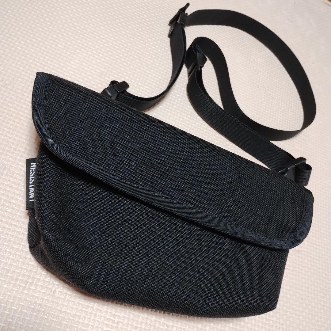 RESISTANT レジスタント　メッセンジャー　ショルダーバッグ❗　ターポリン