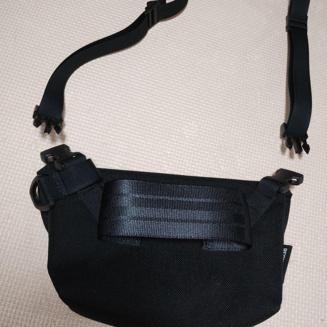 RESISTANT レジスタント　メッセンジャー　ショルダーバッグ❗　ターポリン