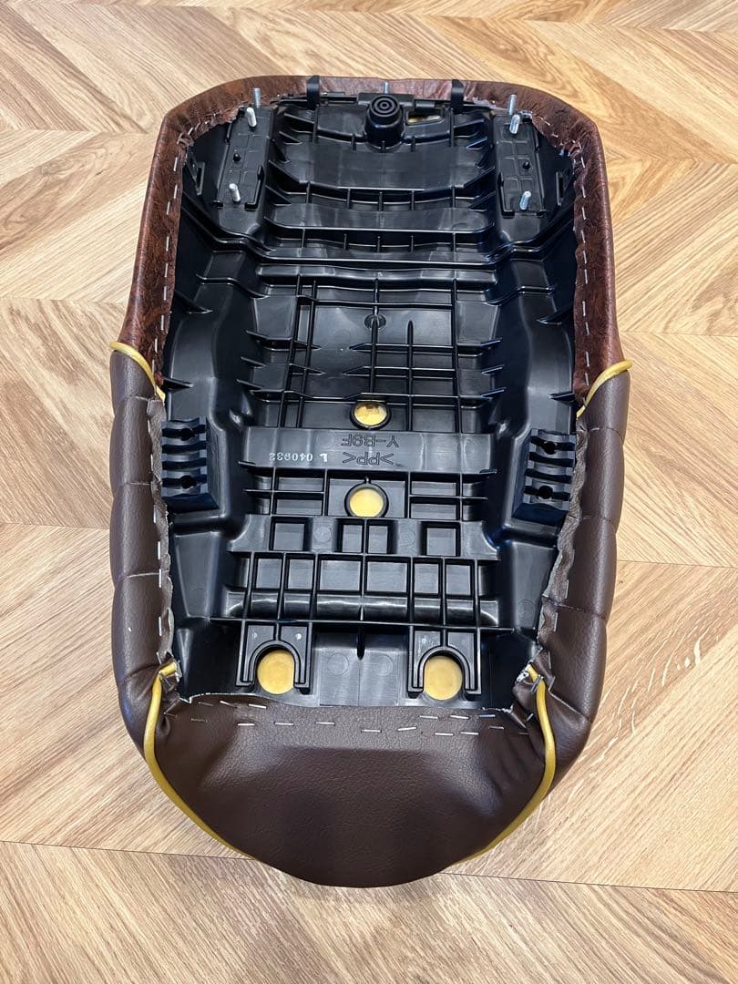 SR400 カスタムシート　てん