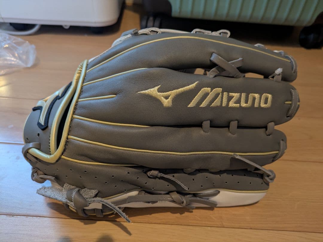 【本日のみ】MIZUNO PRIME ELITE 軟式用 ホワイト＆グレー