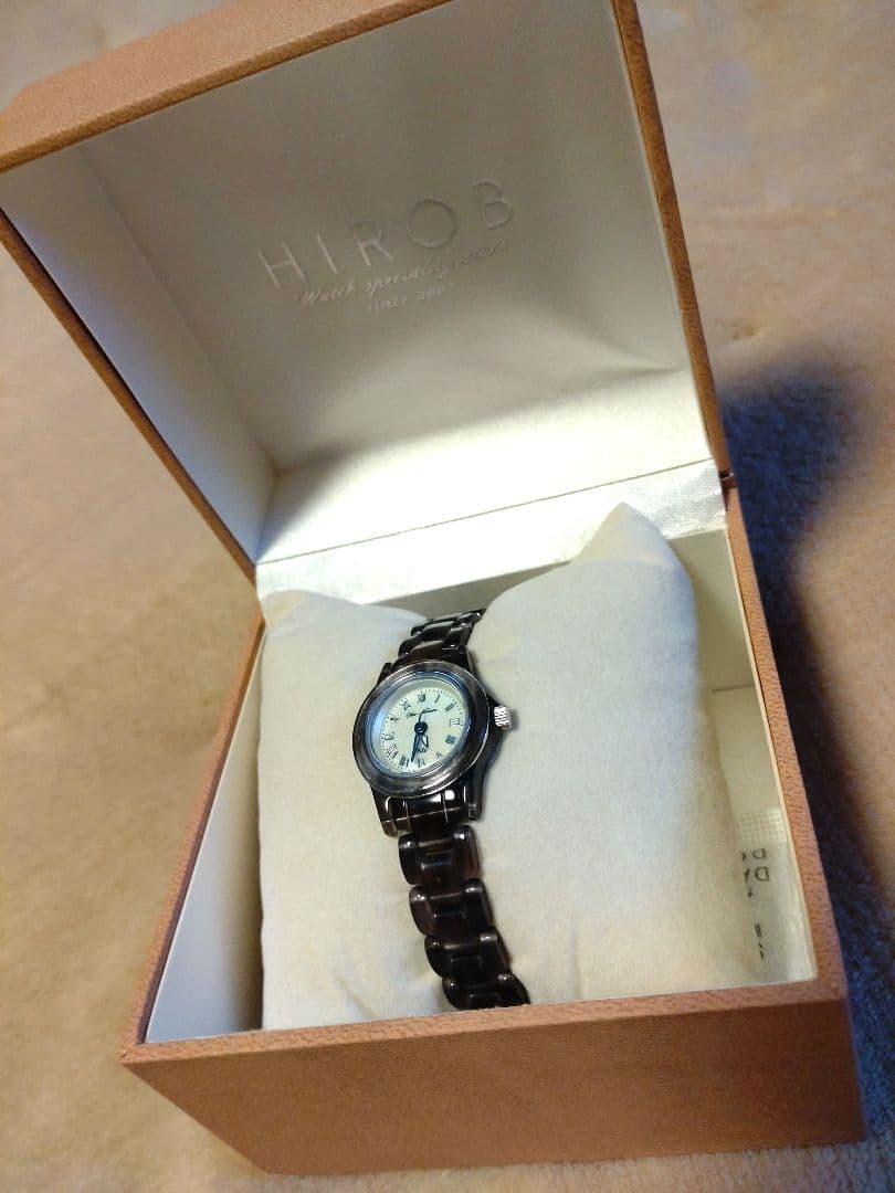 HIROB レディースアナログ腕時計