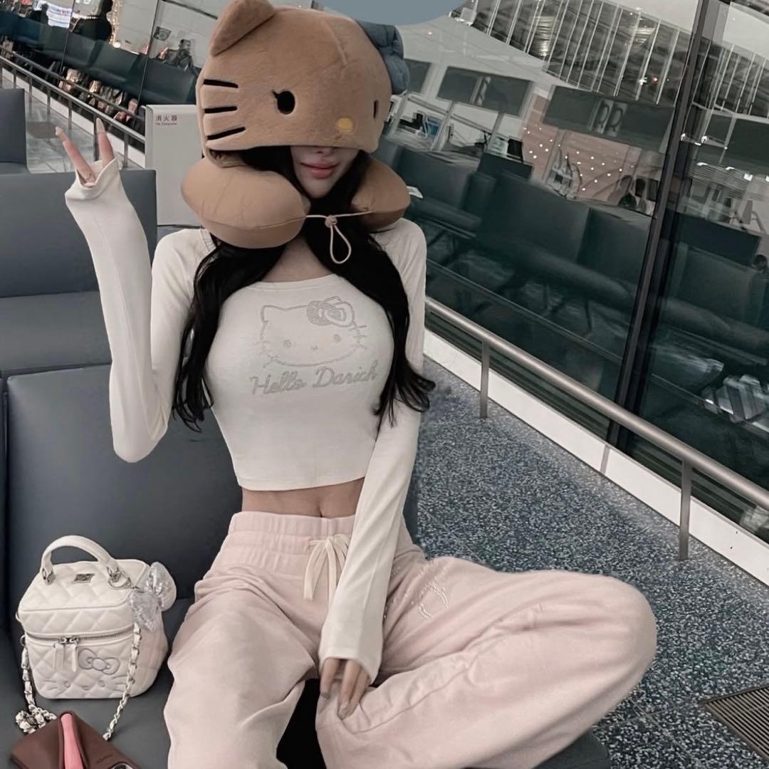 【海外限定 新品】 Hello Kitty ×TBH ネックピロー