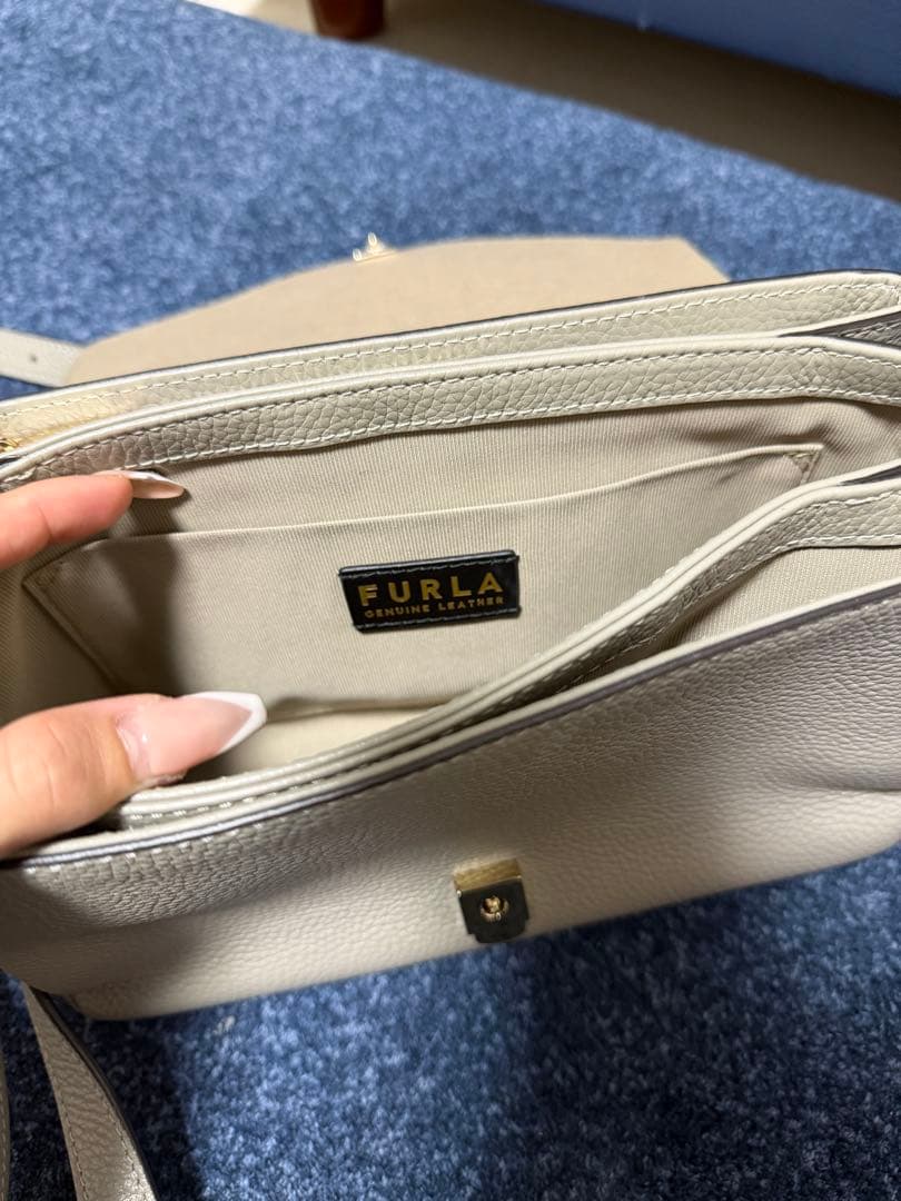 FURLAショルダーバッグ