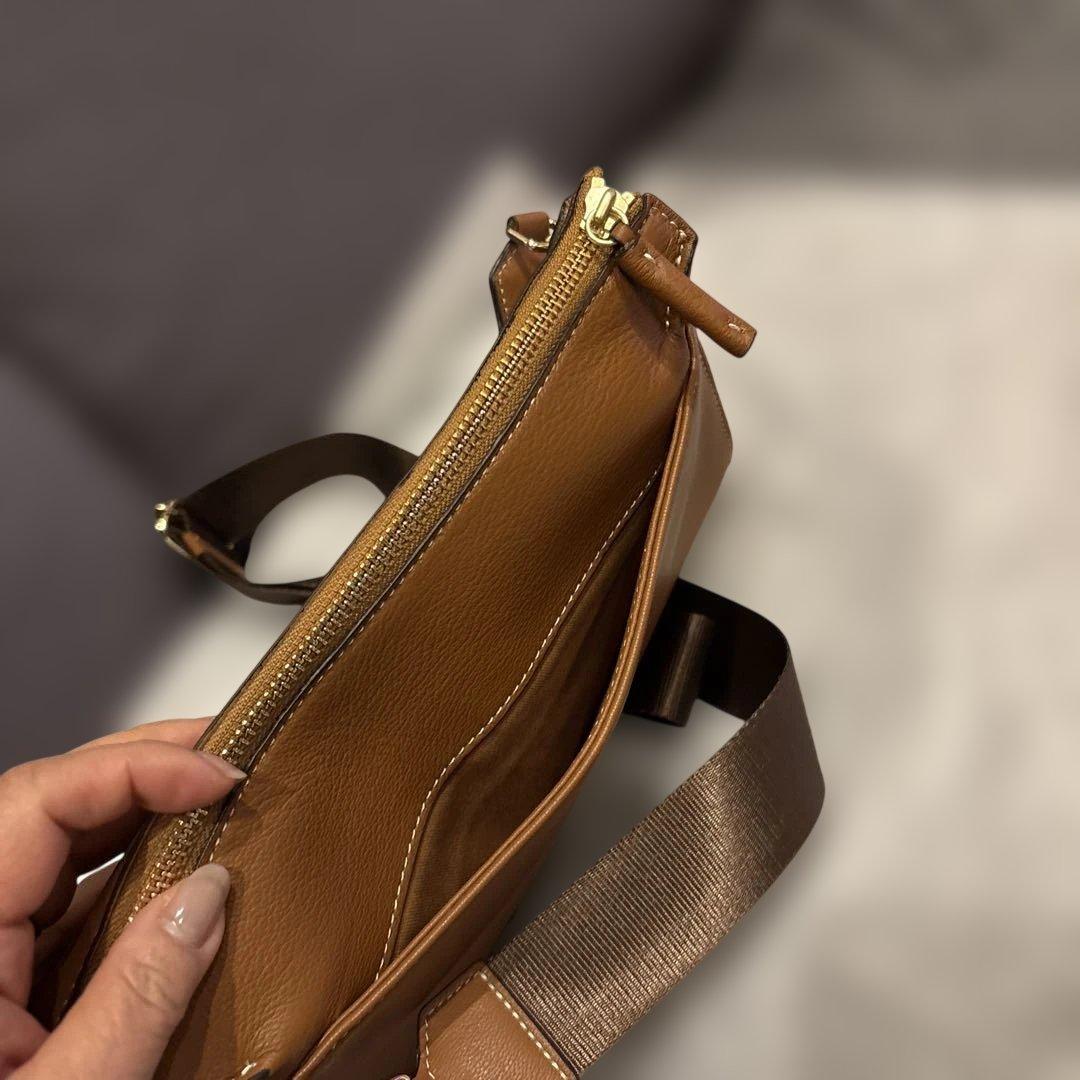 mica della valle レザーショルダー/グロスボディバッグ