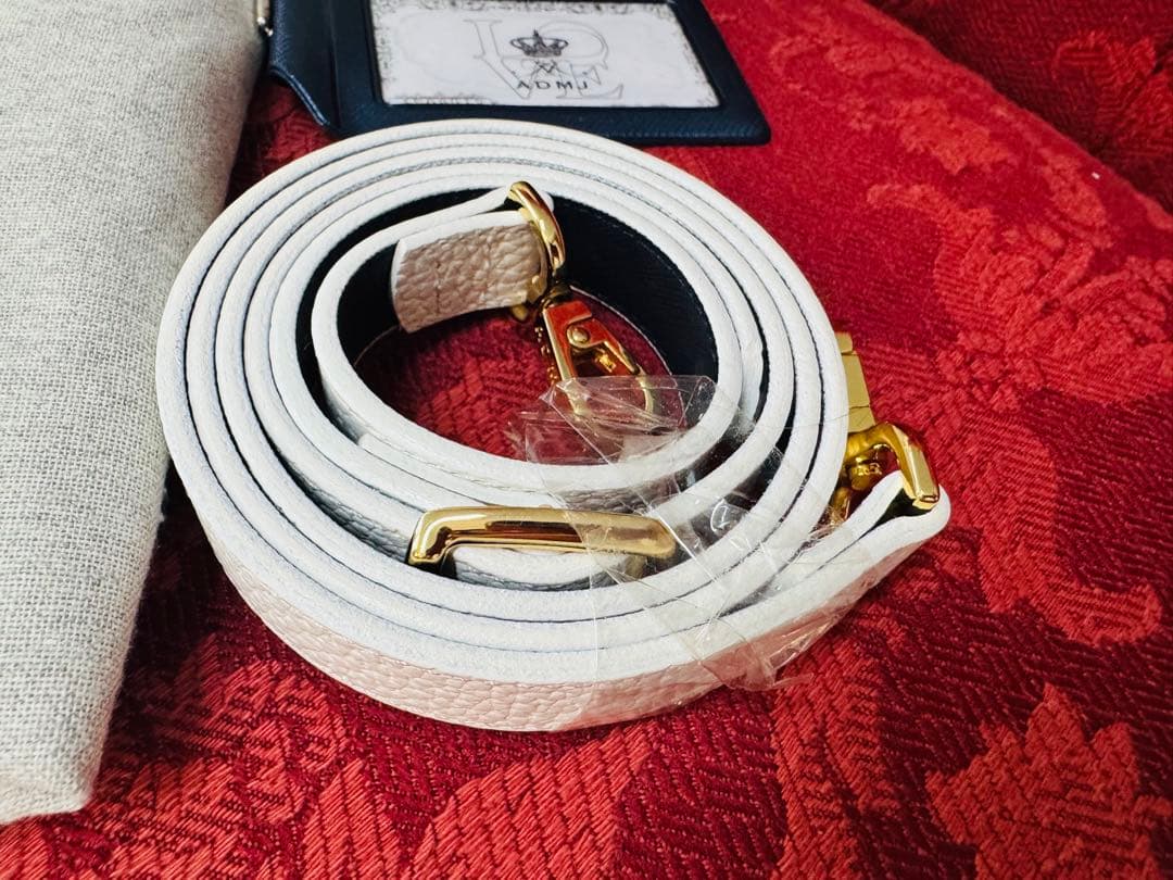 美品 ✨ADMJ スワロフスキー　白　レザーバッグ 未使用ショルダー付き　レア♪