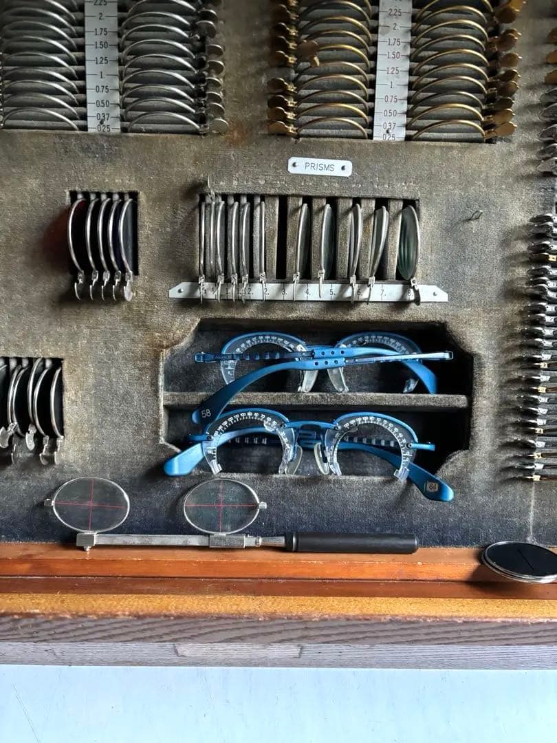 665 古道具 検眼レンズセット 木製ケース入り ヴィンテージ 眼鏡店 ケビント