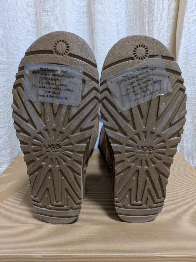 未使用新品UGG ムートンブーツ チェスナット トール　24cm