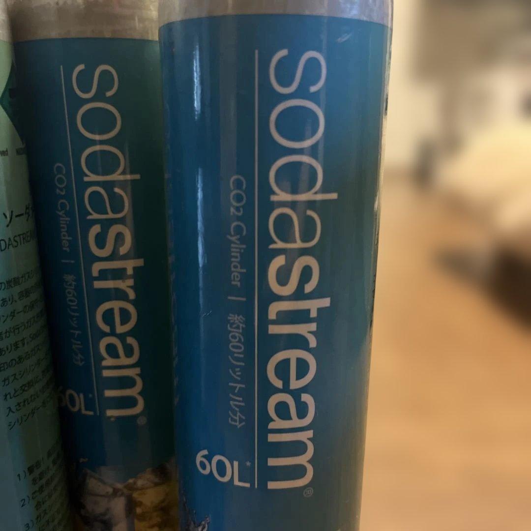 SodaStream 炭酸水メーカー CO2ボンベ3本付き