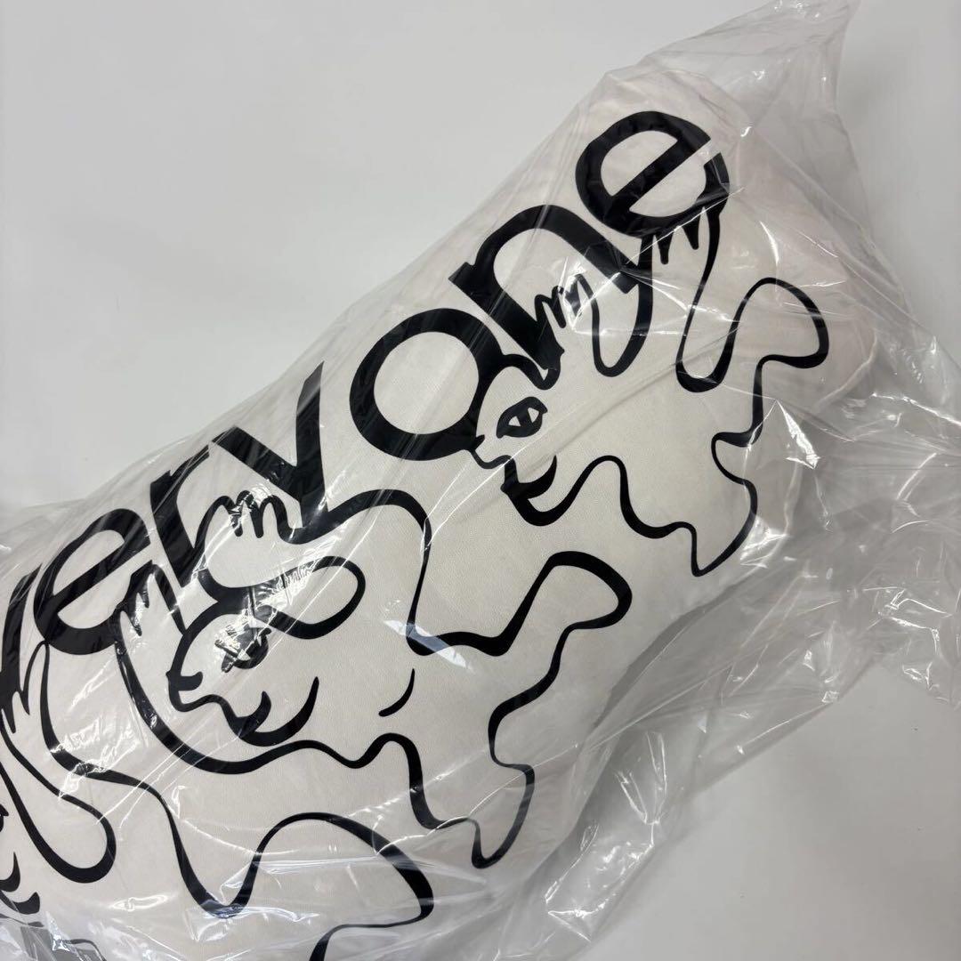 新品 everyone エブリワン アート クッション