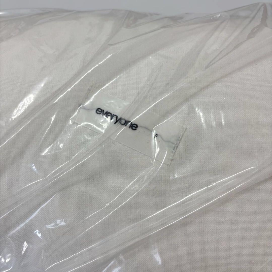 新品 everyone エブリワン アート クッション