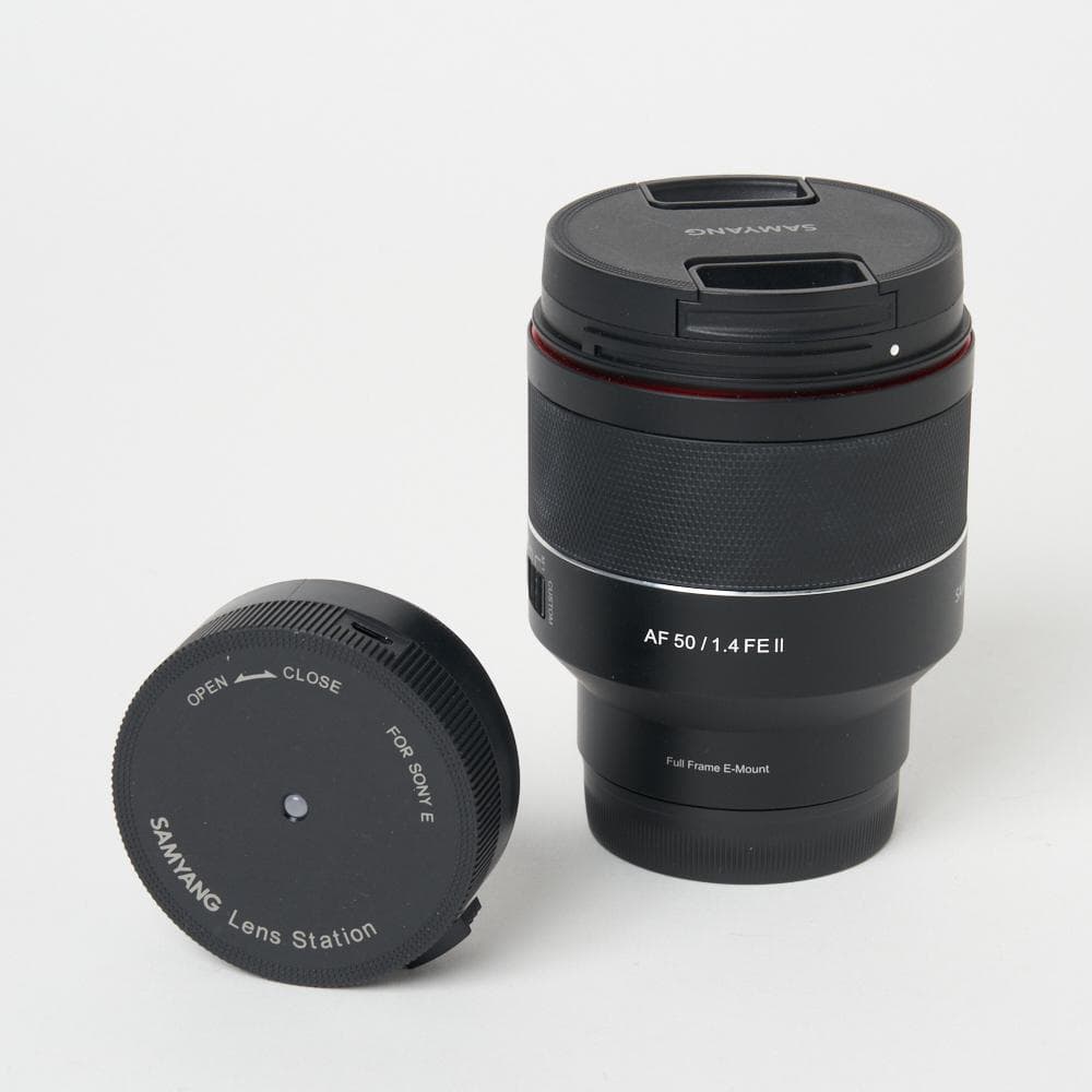 SAMYANG AF 50mm F1.4 FE II + レンズステーション