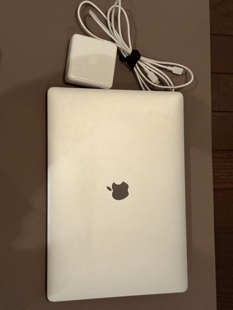 macbook pro i9 2019 15インチ