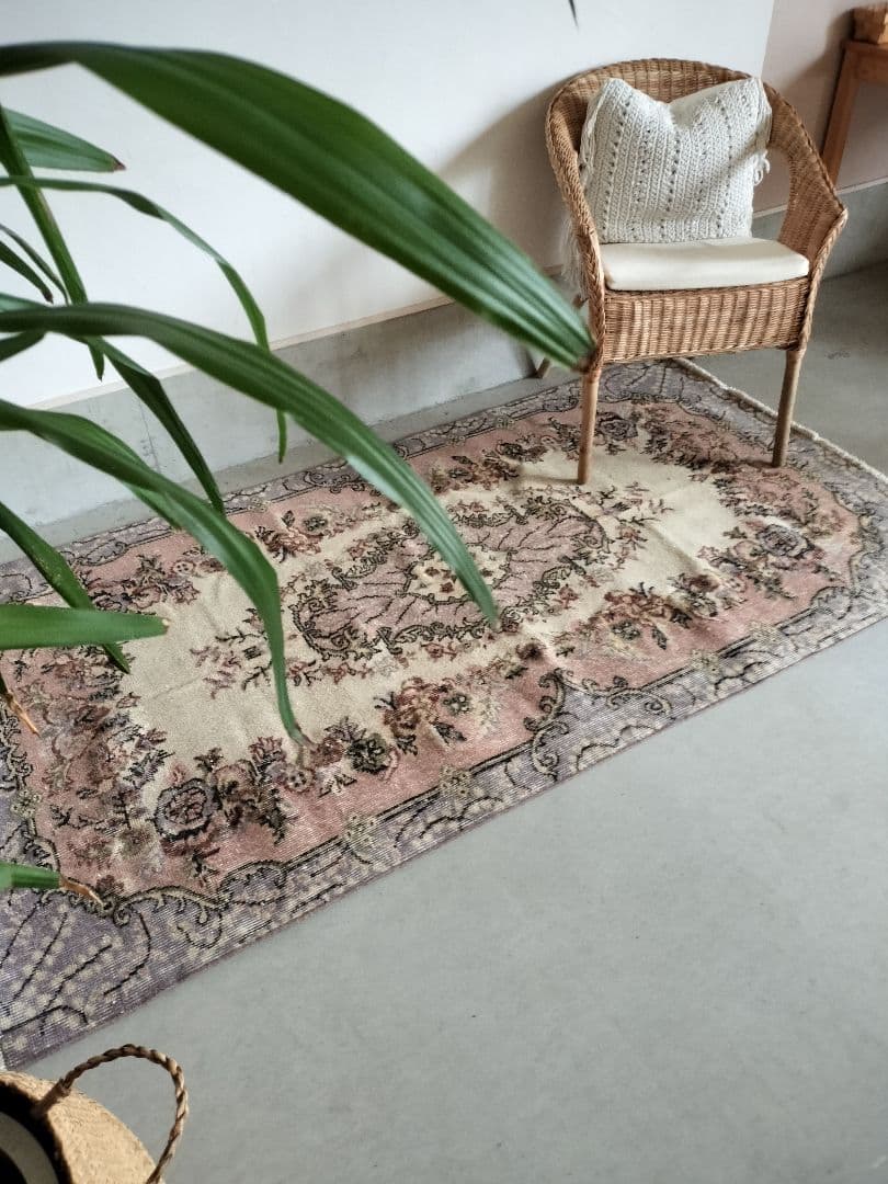 くすみピンクとグレーのヴィンテージトルコラグ　石田ゆり子さん　No.664