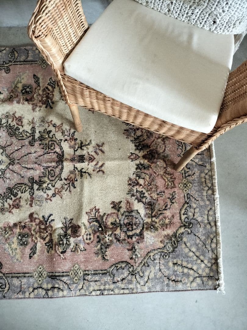 くすみピンクとグレーのヴィンテージトルコラグ　石田ゆり子さん　No.664