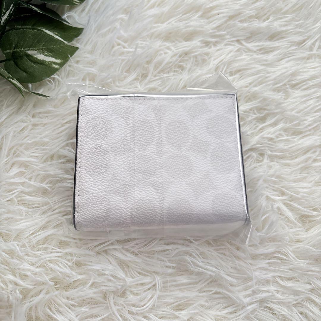 coach ラグジュアリー チャーム スナップ ラウンド ウォレット 財布