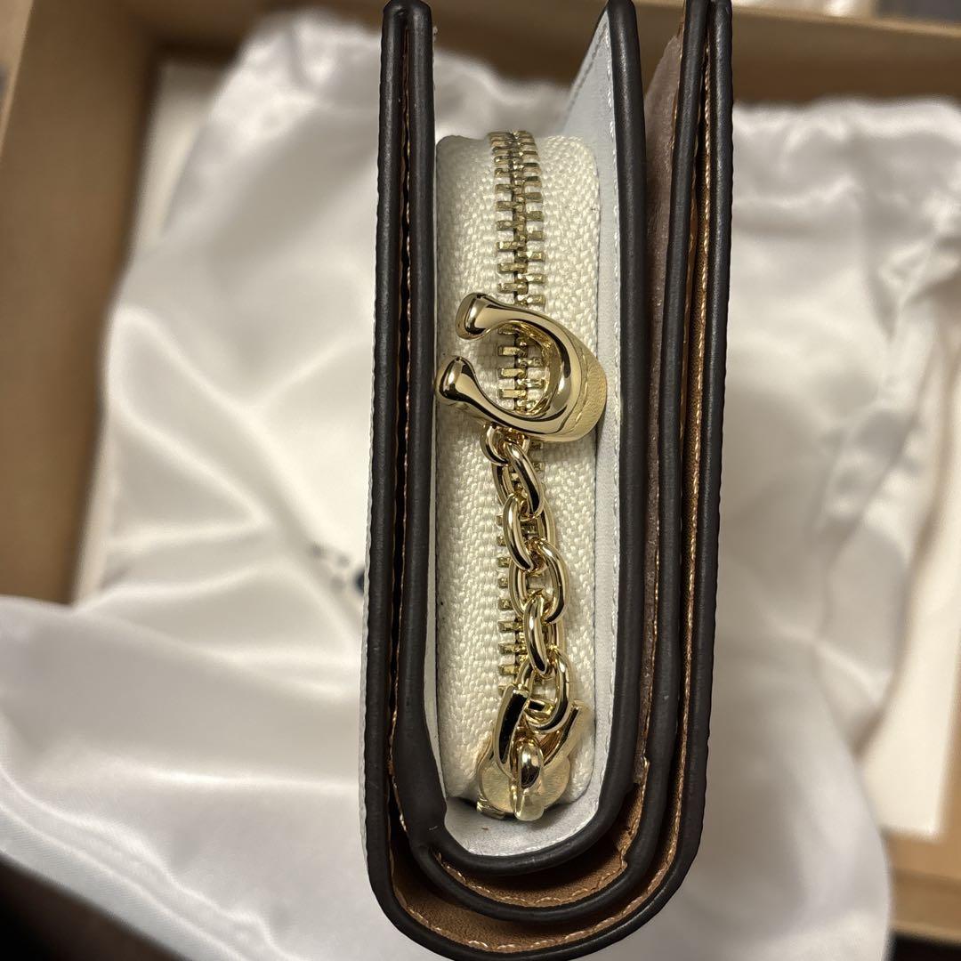 coach ラグジュアリー チャーム スナップ ラウンド ウォレット 財布