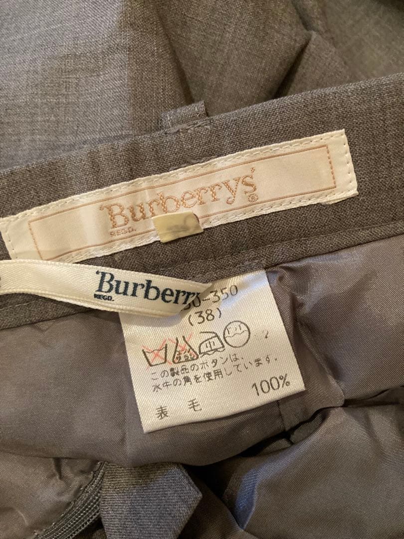 【未使用】Burberry（バーバリー）ウール製パンツスーツ上下セット38サイズ