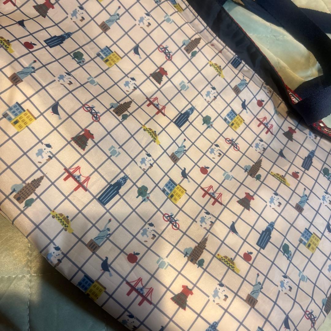 金土日のみ値下げ❗️人気柄❣️ファミリア　レスポコラボリバーシブルバッグ