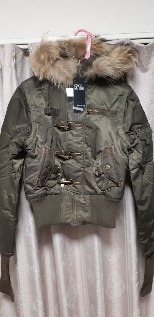 CECIL McBEEカーキダウンジャケット