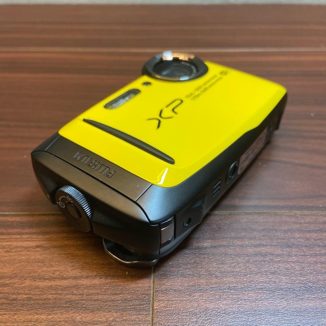 FUJI FILM FinePix XP90 デジカメ ほぼ新品 4636