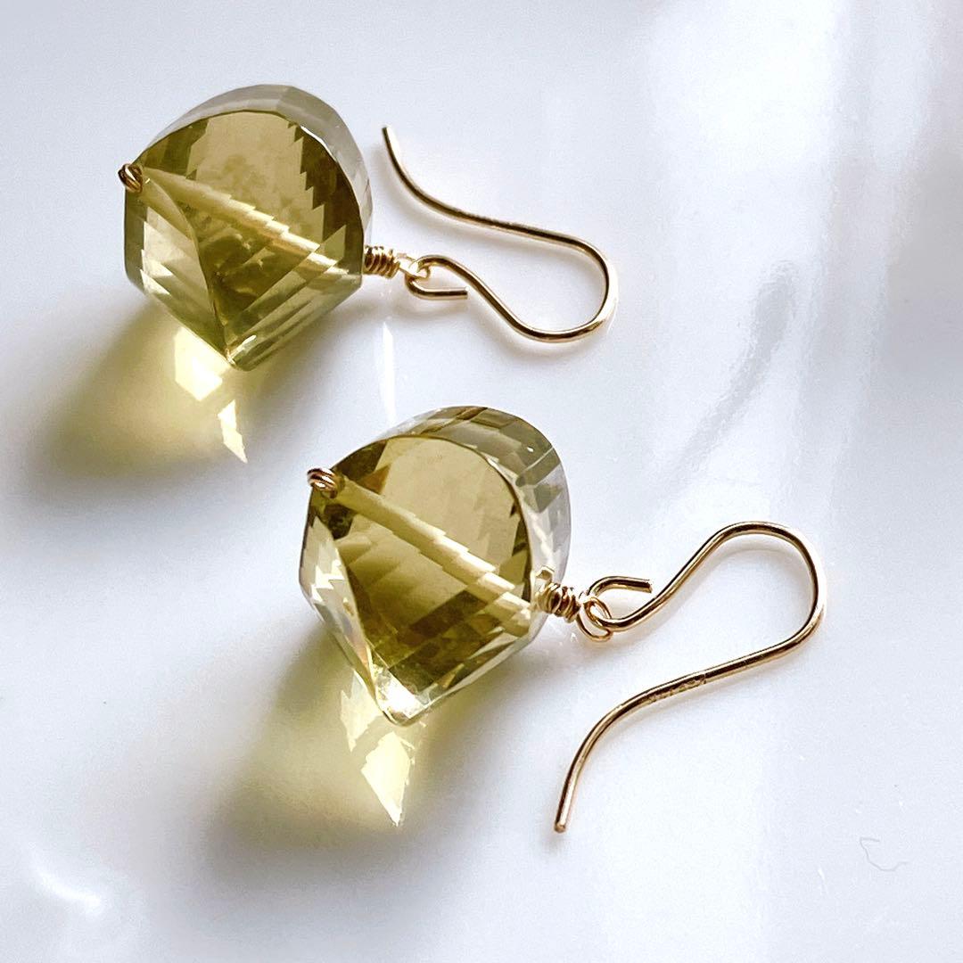 Kaya◆ひねりコンケーブカット✧ハニークォーツピアス