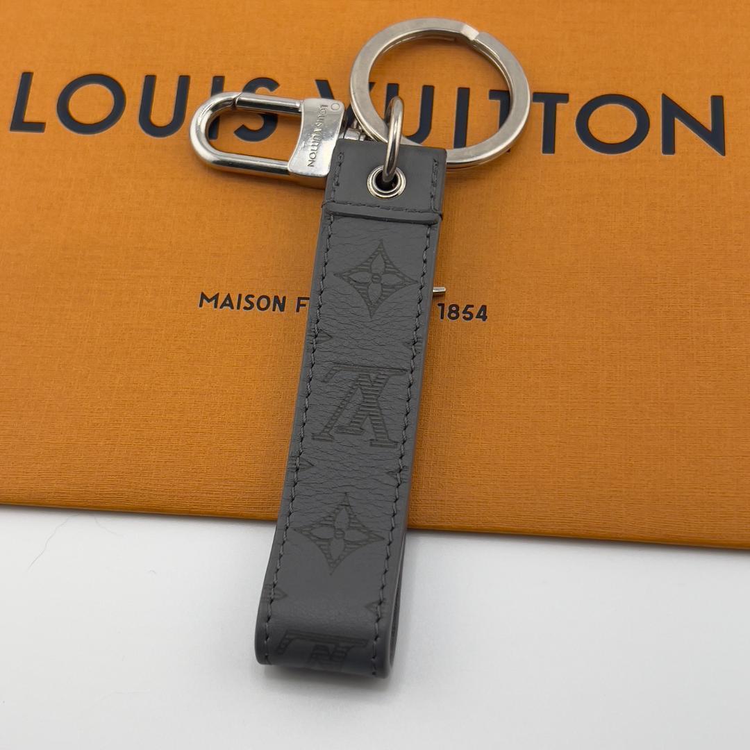 【美品】ルイヴィトン キーホルダー バッグチャーム ドラゴンヌ　LVシェイプ