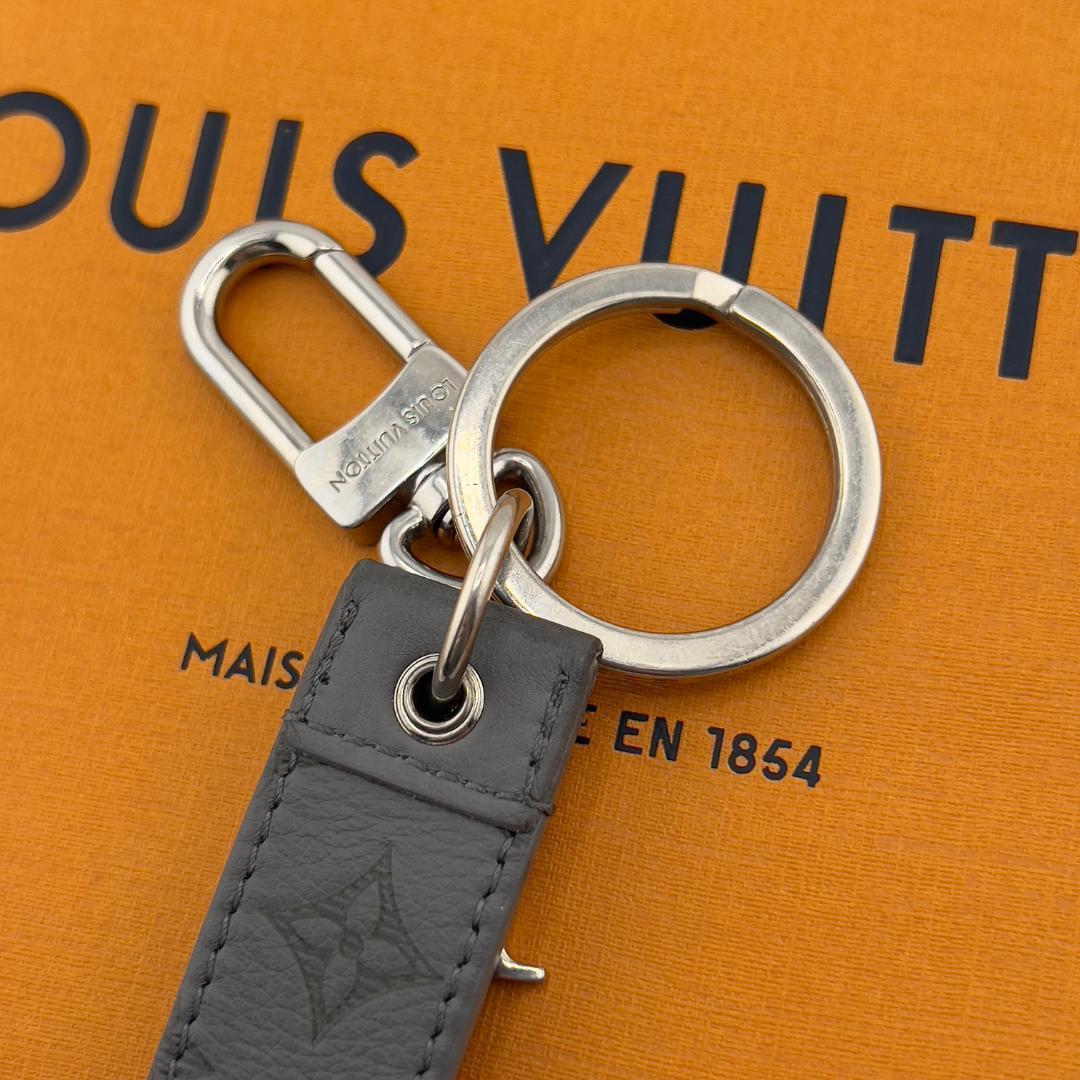 【美品】ルイヴィトン キーホルダー バッグチャーム ドラゴンヌ　LVシェイプ