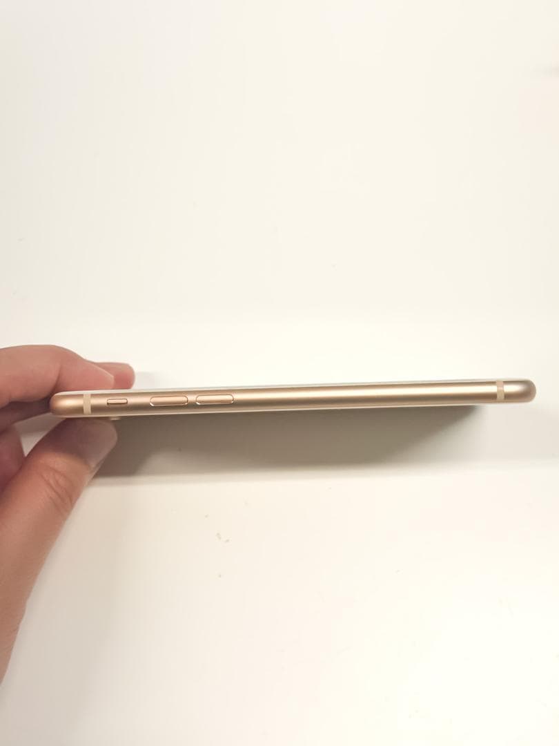 iPhone 8 64GB ゴールド SIMフリー 美品 83%