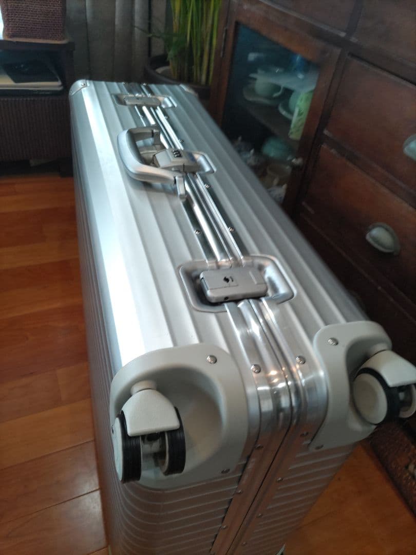 実使用無し【奇跡の超美品】■リモワ■トパーズ■銀ロゴ■104l■RIMOWA■