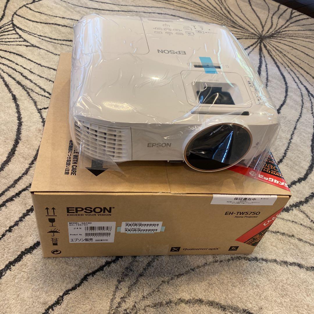 epson EH-TW5750 プロジェクターとスクリーン　セット