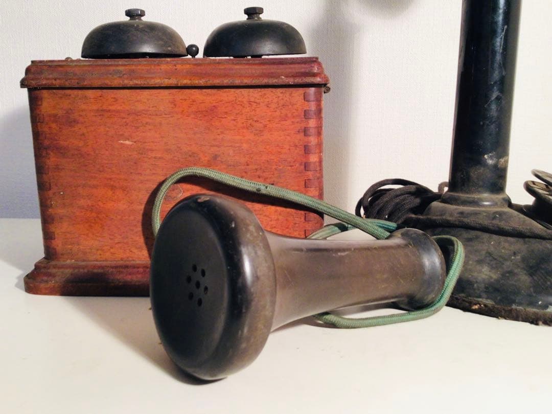 博物館級 昭和レトロ アンティーク 当時物 黒電話機 ダイヤル式