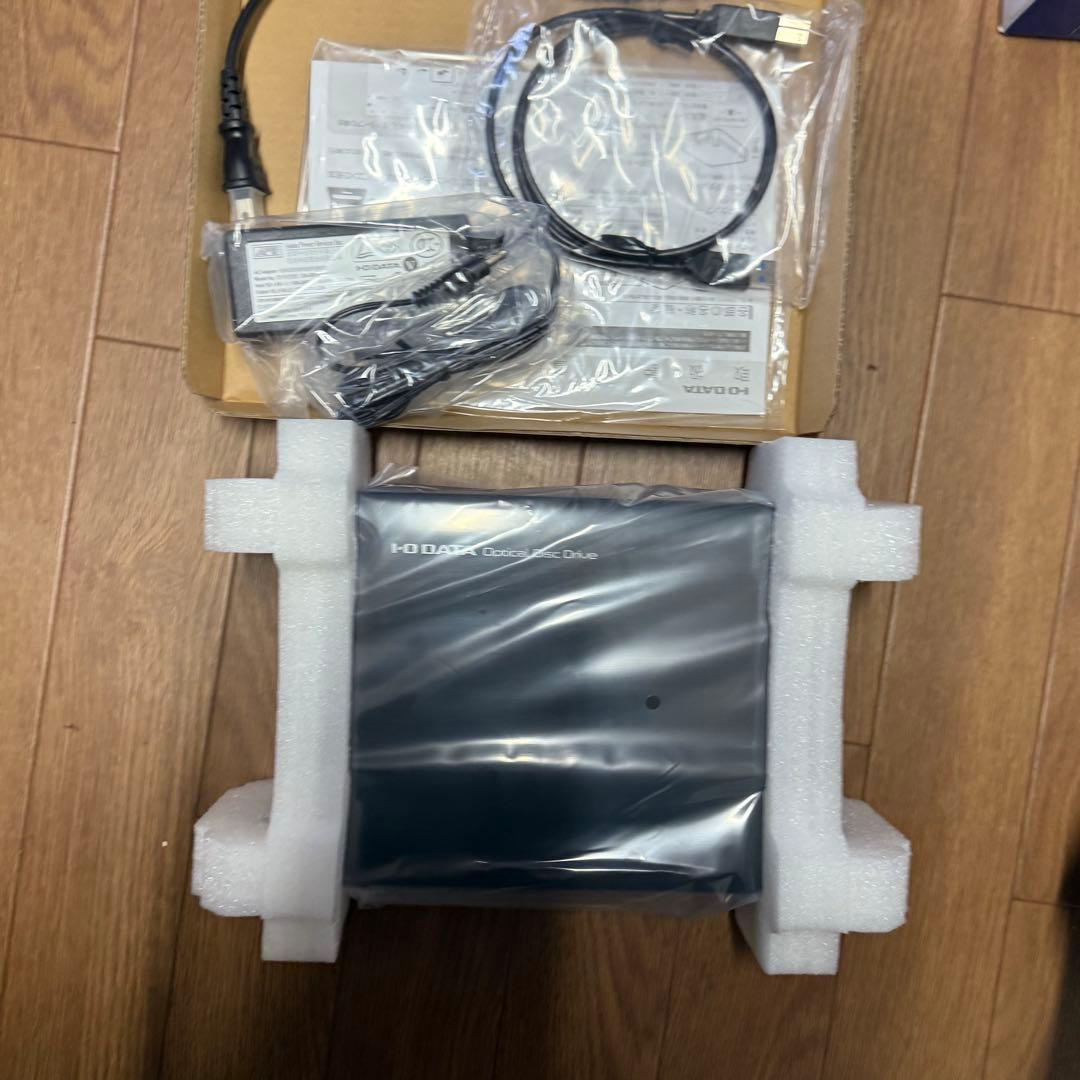 新品　I・Oデータ　外付型DVDドライブ DVR-UT24EZ