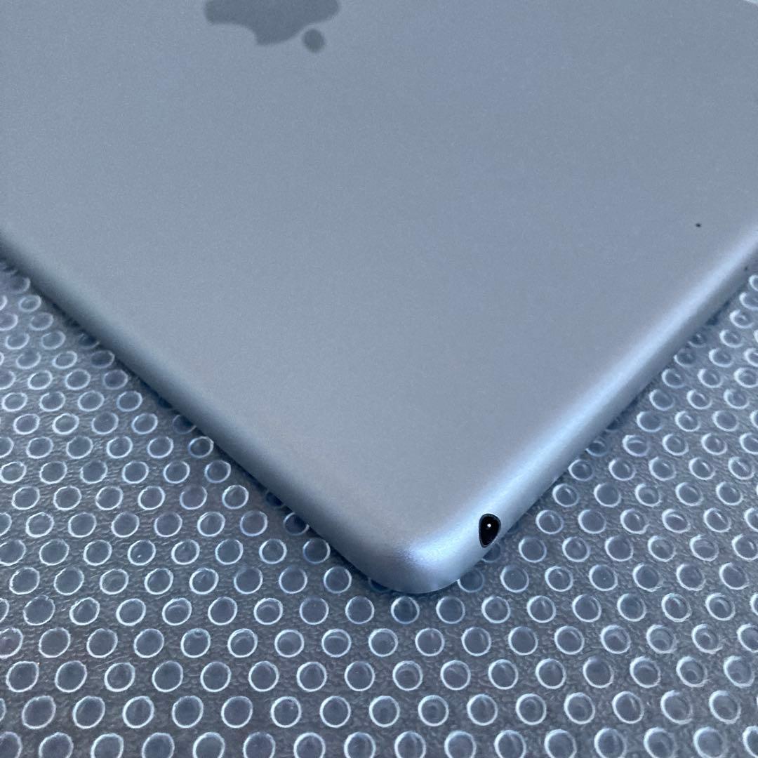 3556【早い者勝ち】美品☆iPad6 第6世代 32GB WIFIモデル☆