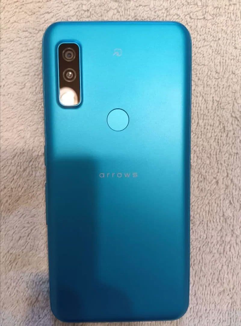 SoftBank　arrows スマートフォン 本体　新品カバー　フィルム付き